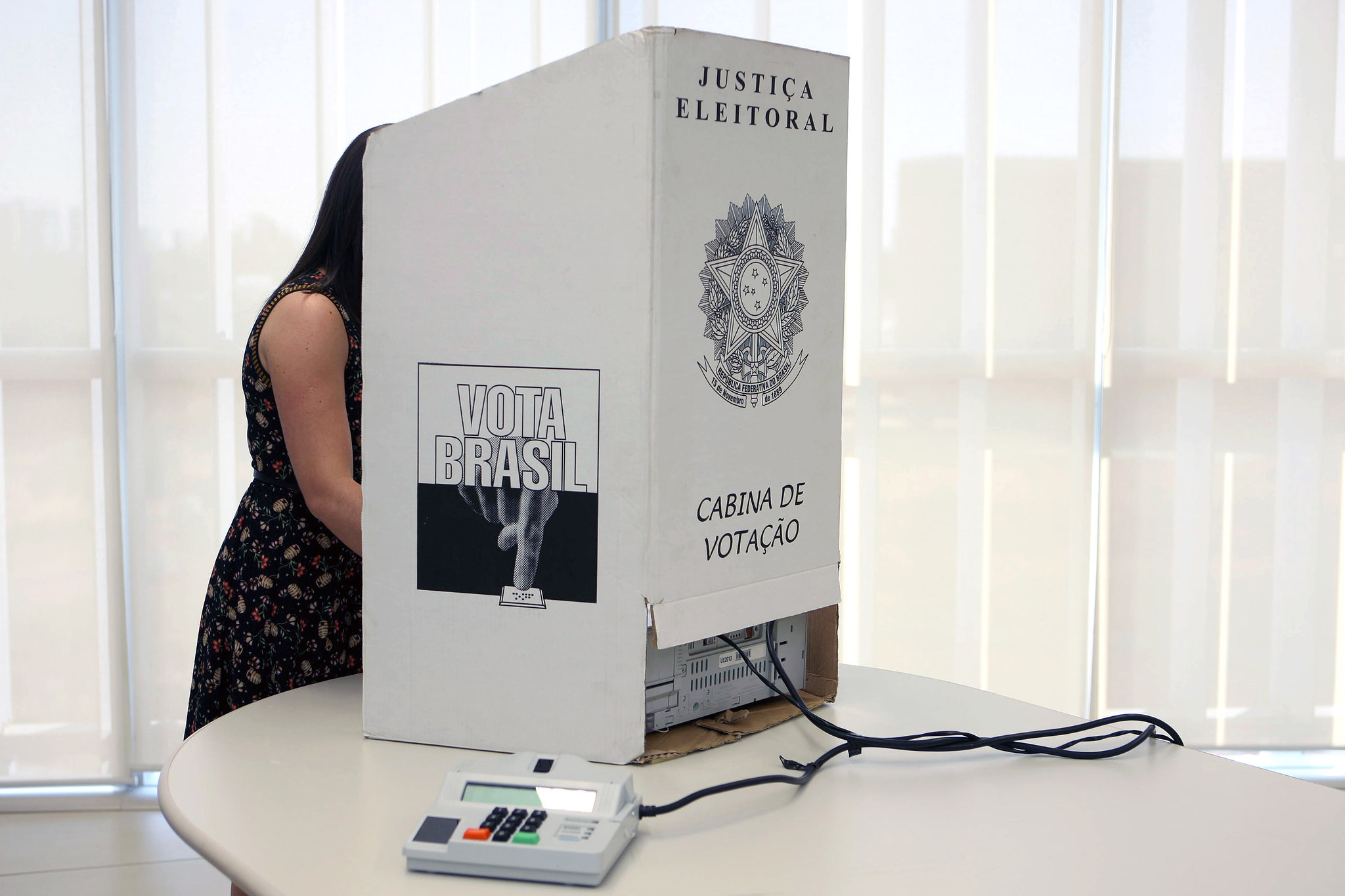 Brasil nega visto a estadunidenses que questionariam eleições