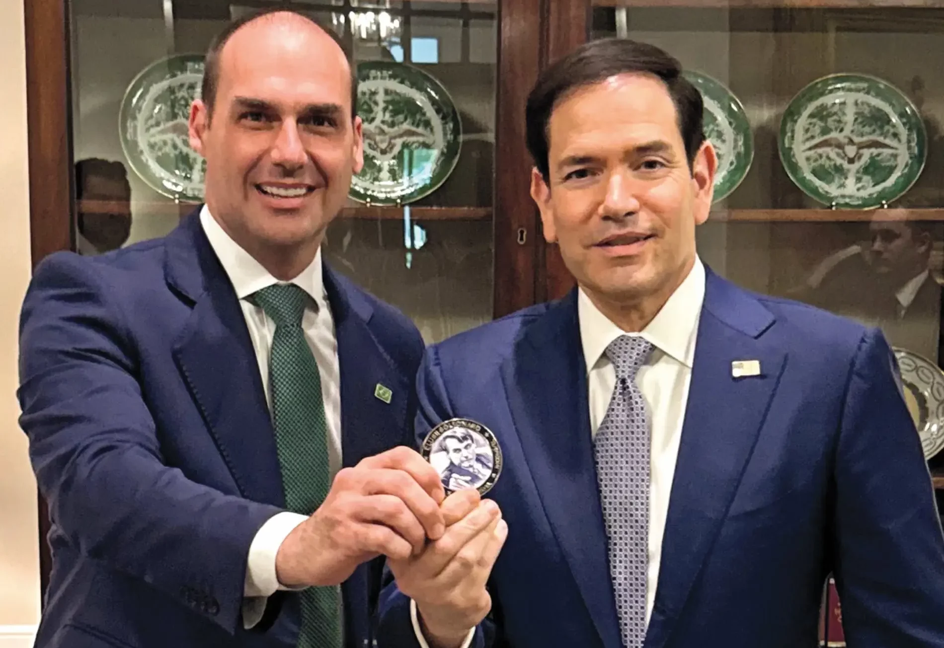 EUA concedem green card a Eduardo Bolsonaro
