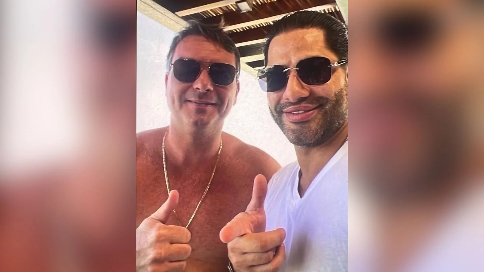Foto de Flávio Bolsonaro com homem apontado pela PF como “Sicário” é divulgada