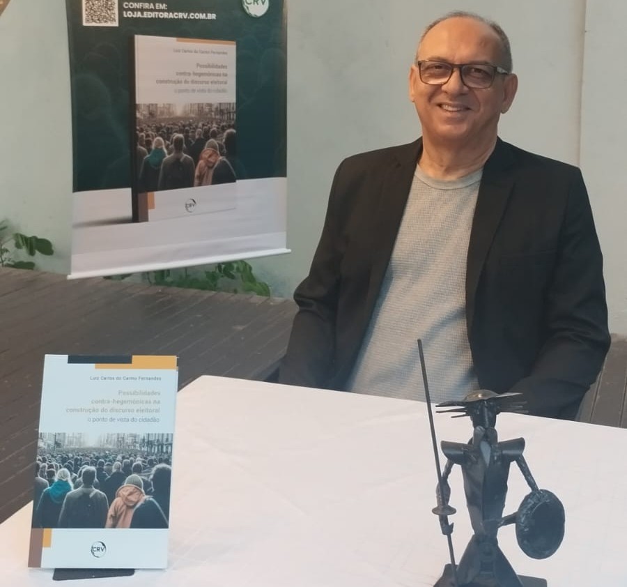 Luiz Carlos propõe furar bolhas na política em seu novo livro