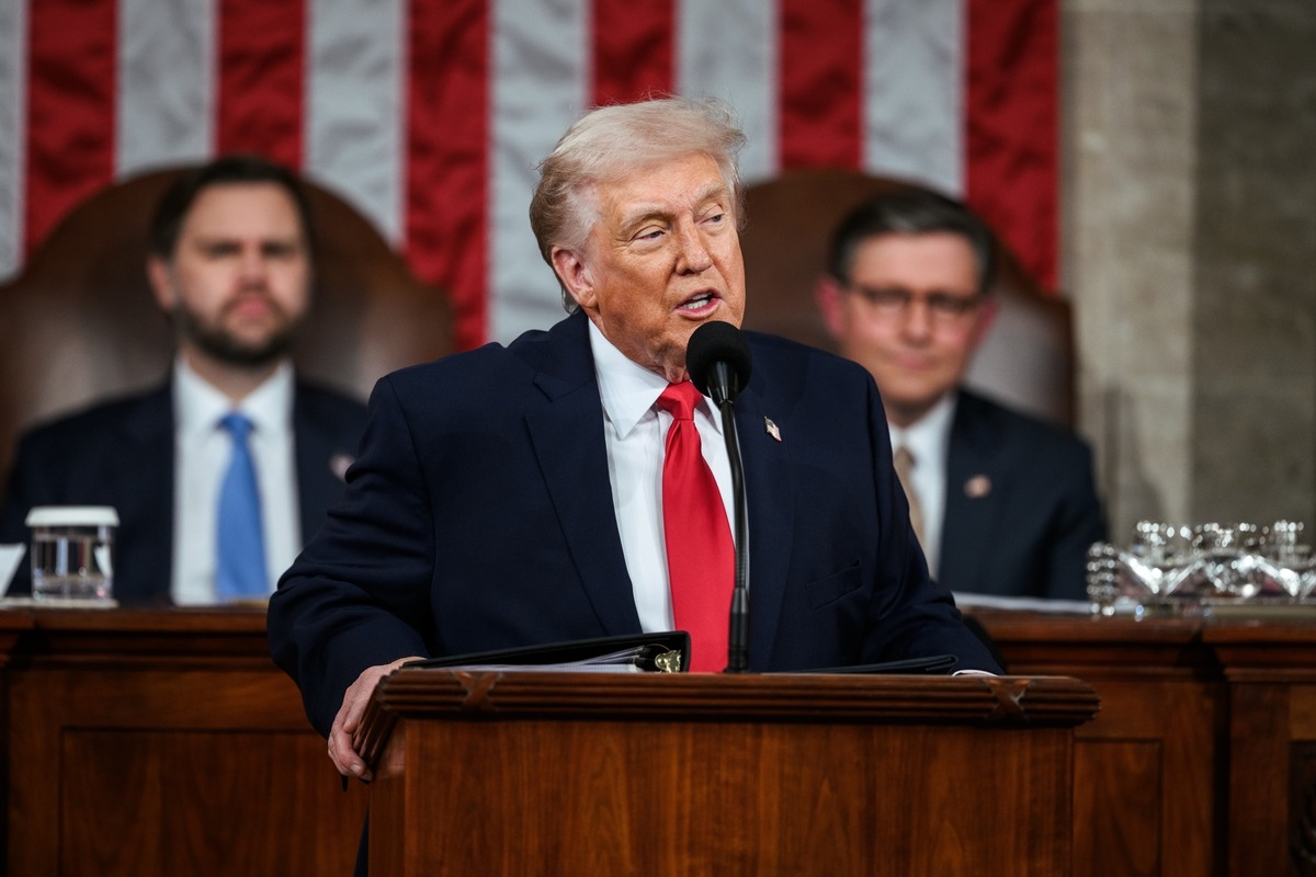 Especialistas veem motivação política em tarifaço de Trump contra o Brasil