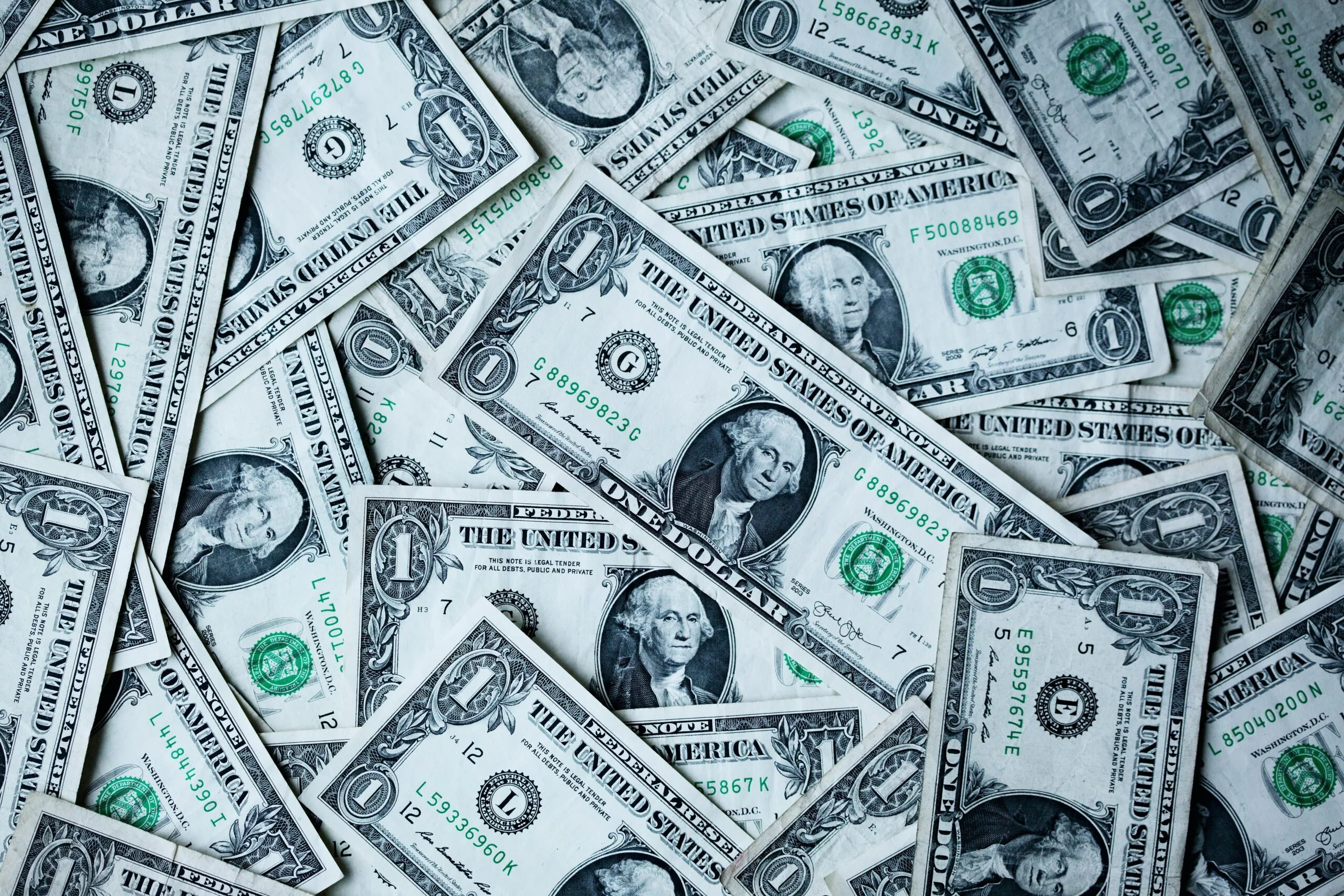 EUA impõem tarifa adicional de 12,5% a produtos do Brasil e alíquota total chega a 37,5%
