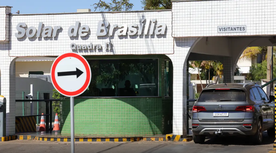 Bolsonaro recorre ao STF para derrubar proibição de visitas durante prisão domiciliar