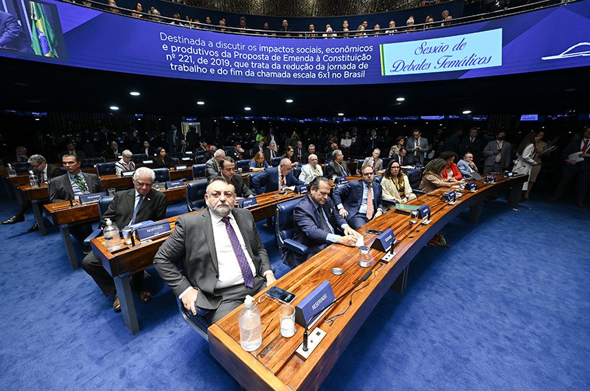Fim da escala 6×1 volta à pauta do Senado em agosto; PEC pode ser votada