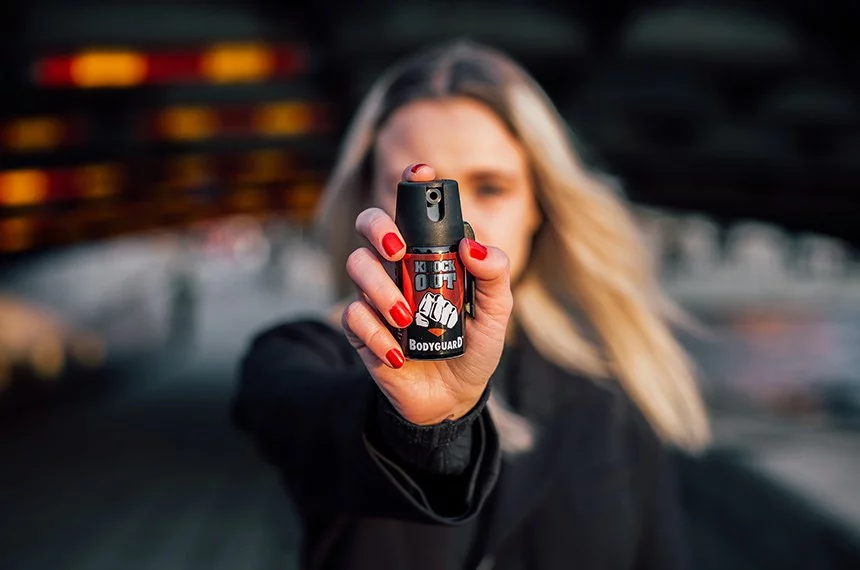 Nova lei libera compra de spray de pimenta por mulheres para defesa pessoal