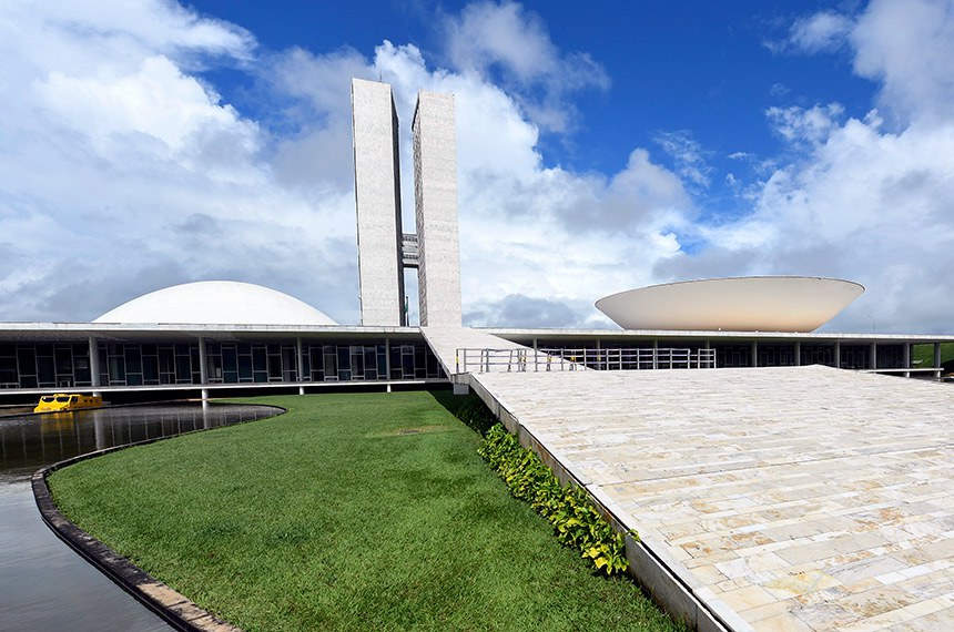 Congresso retoma trabalhos com 32 medidas provisórias na pauta