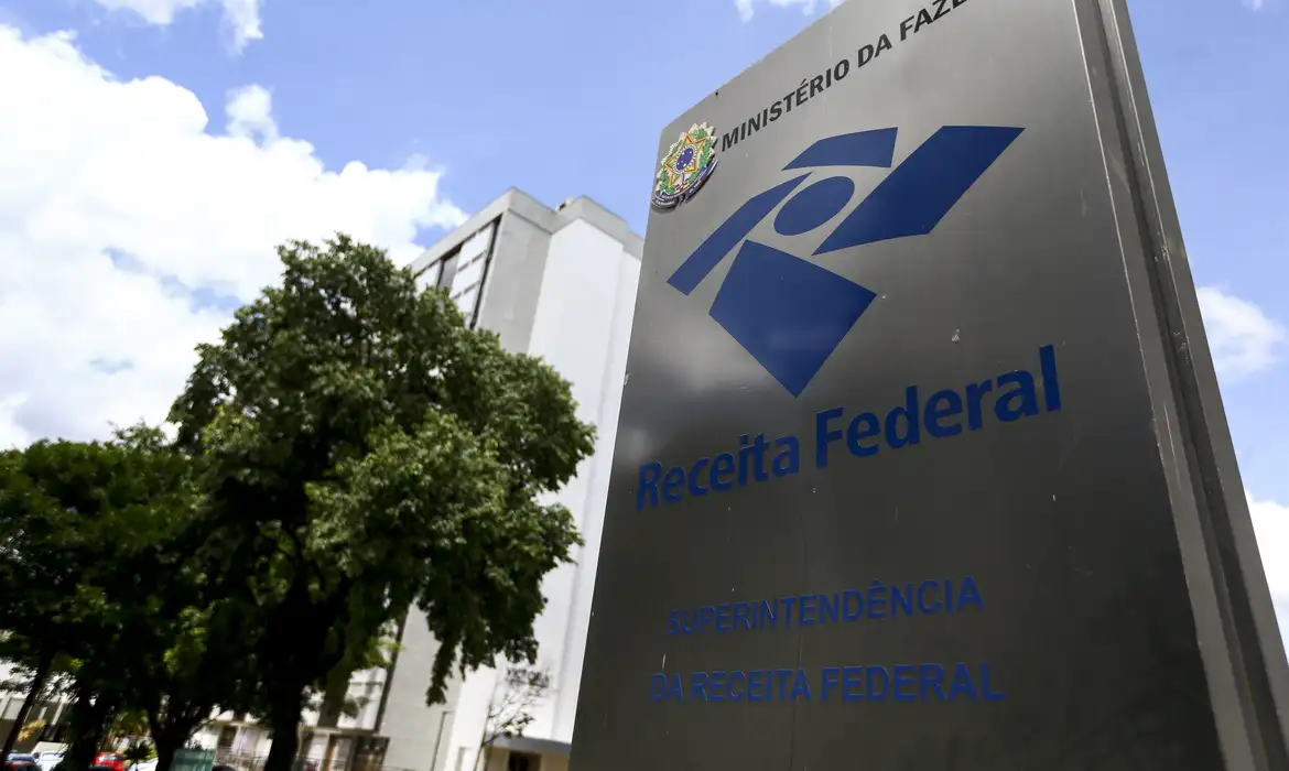 Receita abre consulta para lote especial de restituição automática do IR