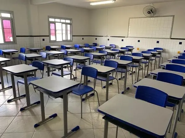 CNE publica resolução para evitar que crises retirem alunos da escola
