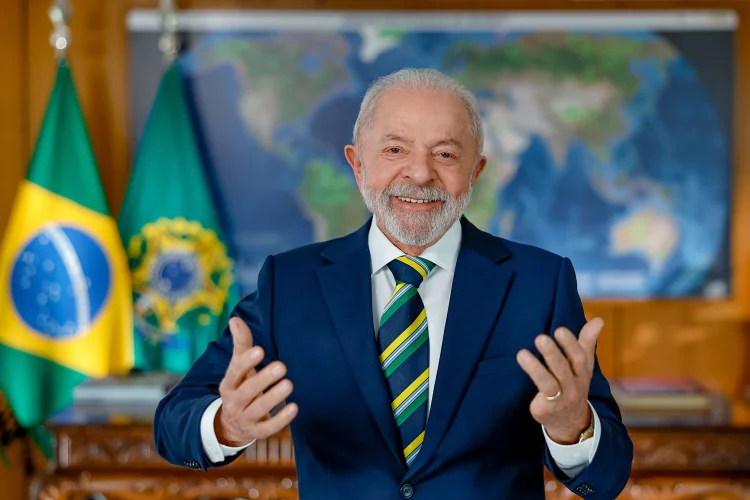 Pesquisa Real Time Big Data: Lula lidera 1º turno com 40%; Flávio Bolsonaro tem 33%
