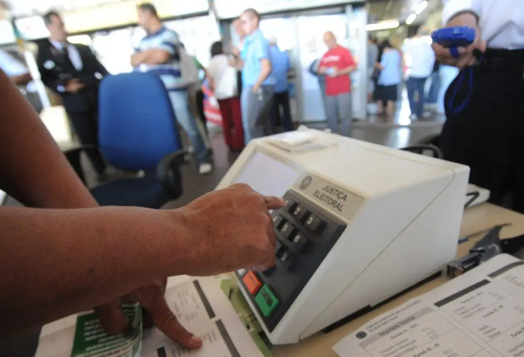 Propaganda eleitoral começa neste domingo e candidatos já podem pedir votos