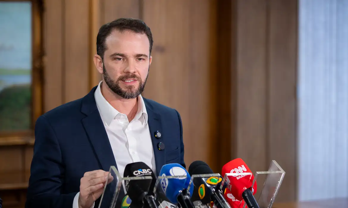Lei da Reciprocidade: governo define oitiva antes de resposta comercial