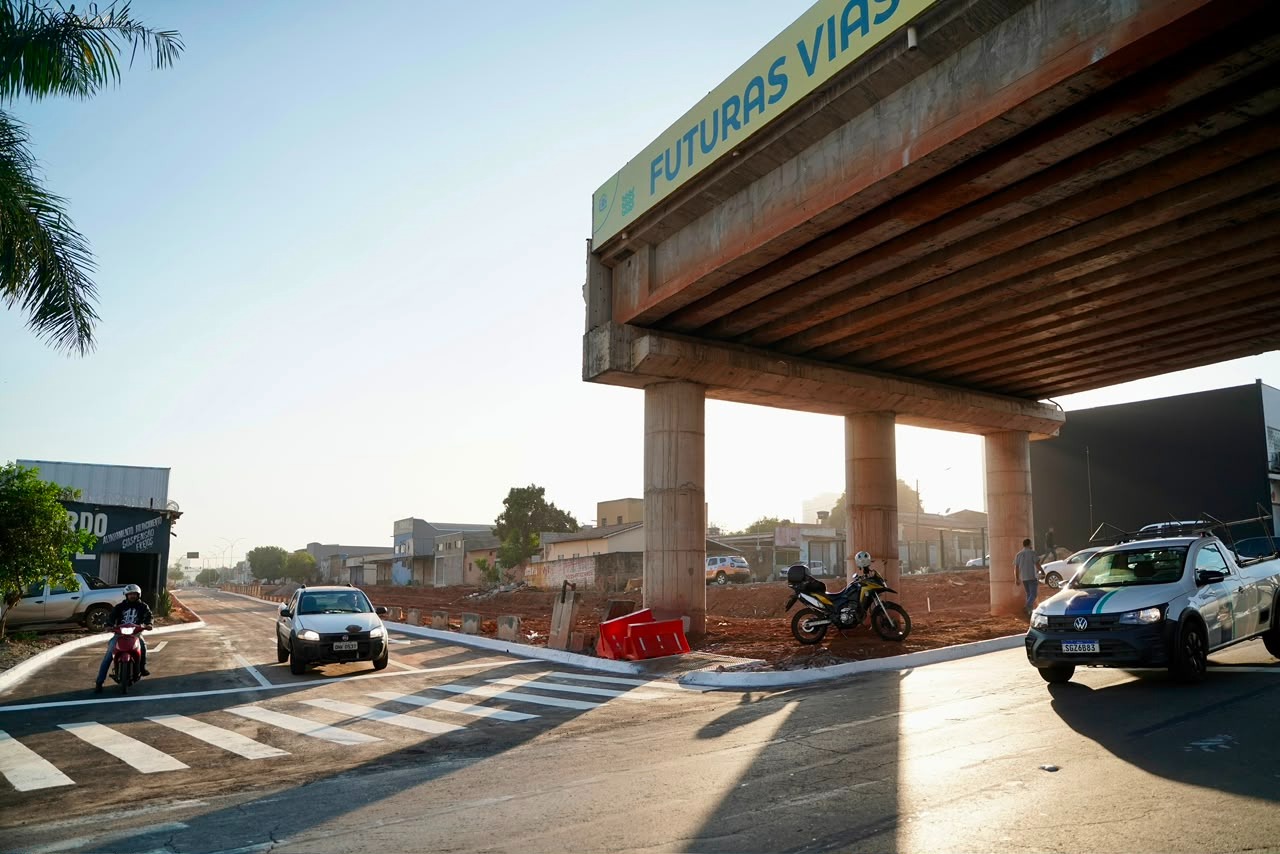 Prefeitura de Goiânia libera primeira pista lateral do viaduto da Leste-Oeste