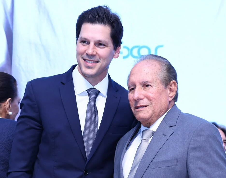 Daniel Vilela destaca liderança do bispo Oídes do Carmo durante celebração de aniversário