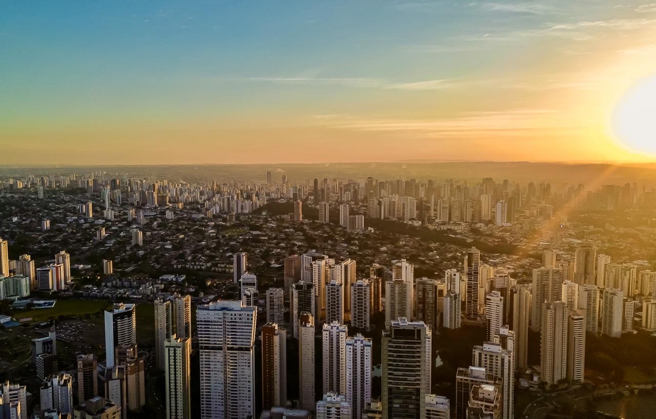 Goiânia se destaca em saúde, negócios e mobilidade digital em ranking da Veja Negócios