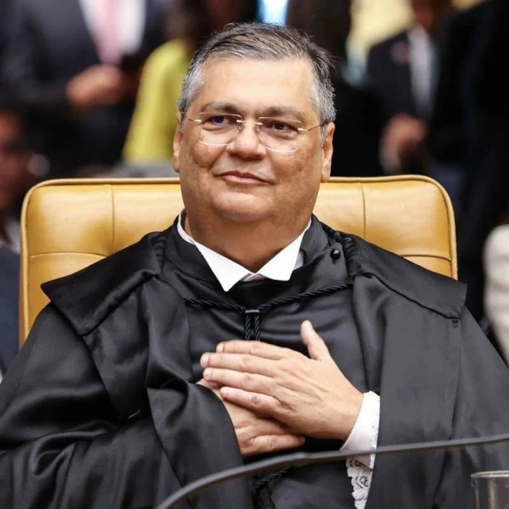 Entenda a polêmica envolvendo Flávio Bolsonaro, Nossa Senhora Aparecida e decisões do TSE e STF