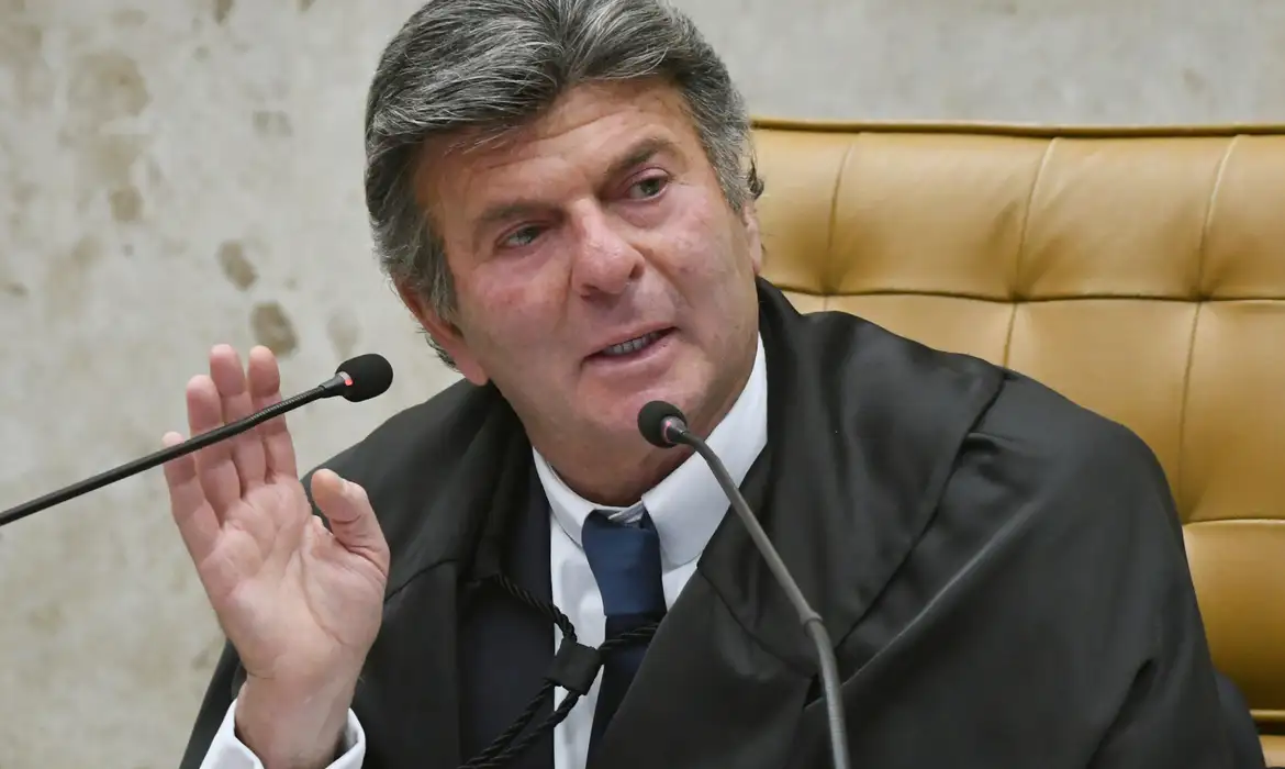 Fux suspende decisão de Dino e mantém posts sobre Nossa Senhora fora do ar
