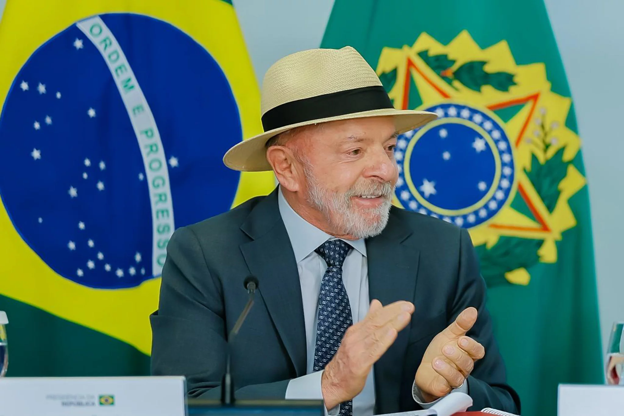 Lula sanciona fim da taxa das blusinhas em compras até US$ 50
