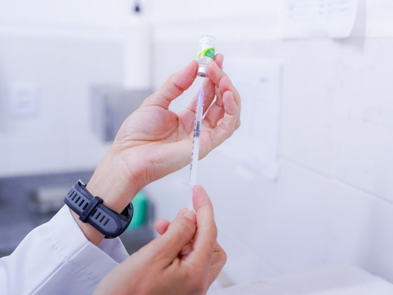 Campanha de multivacinação aplica 63,3 mil doses no Dia D em Goiás