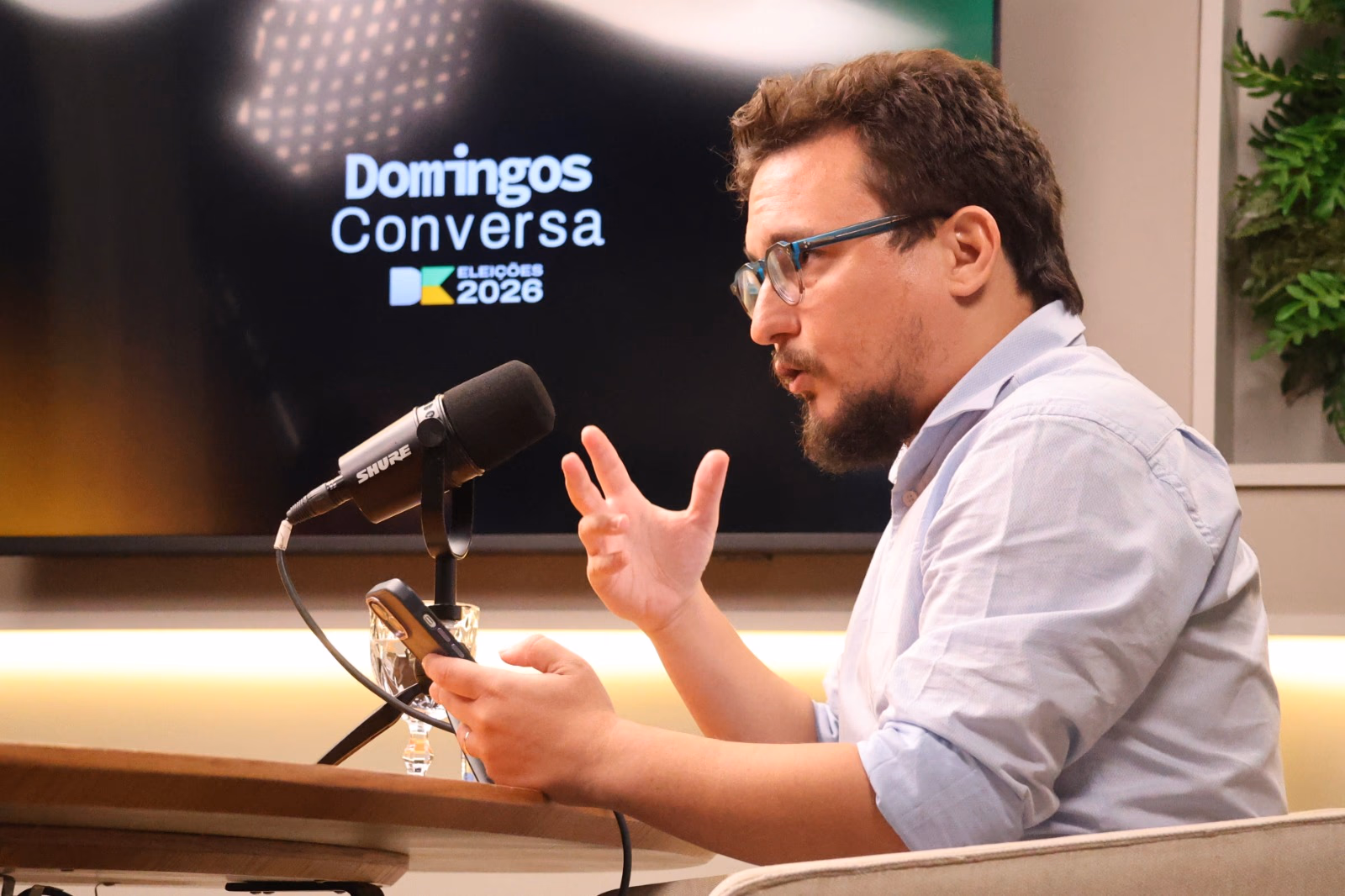 Podcast Domingos Conversa reúne jornalistas para analisar eleições para Governo e Senado em Goiás
