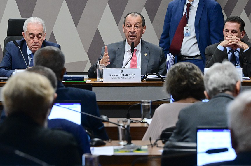 CCJ aprova fim da escala 6×1; PEC segue ao Plenário do Senado