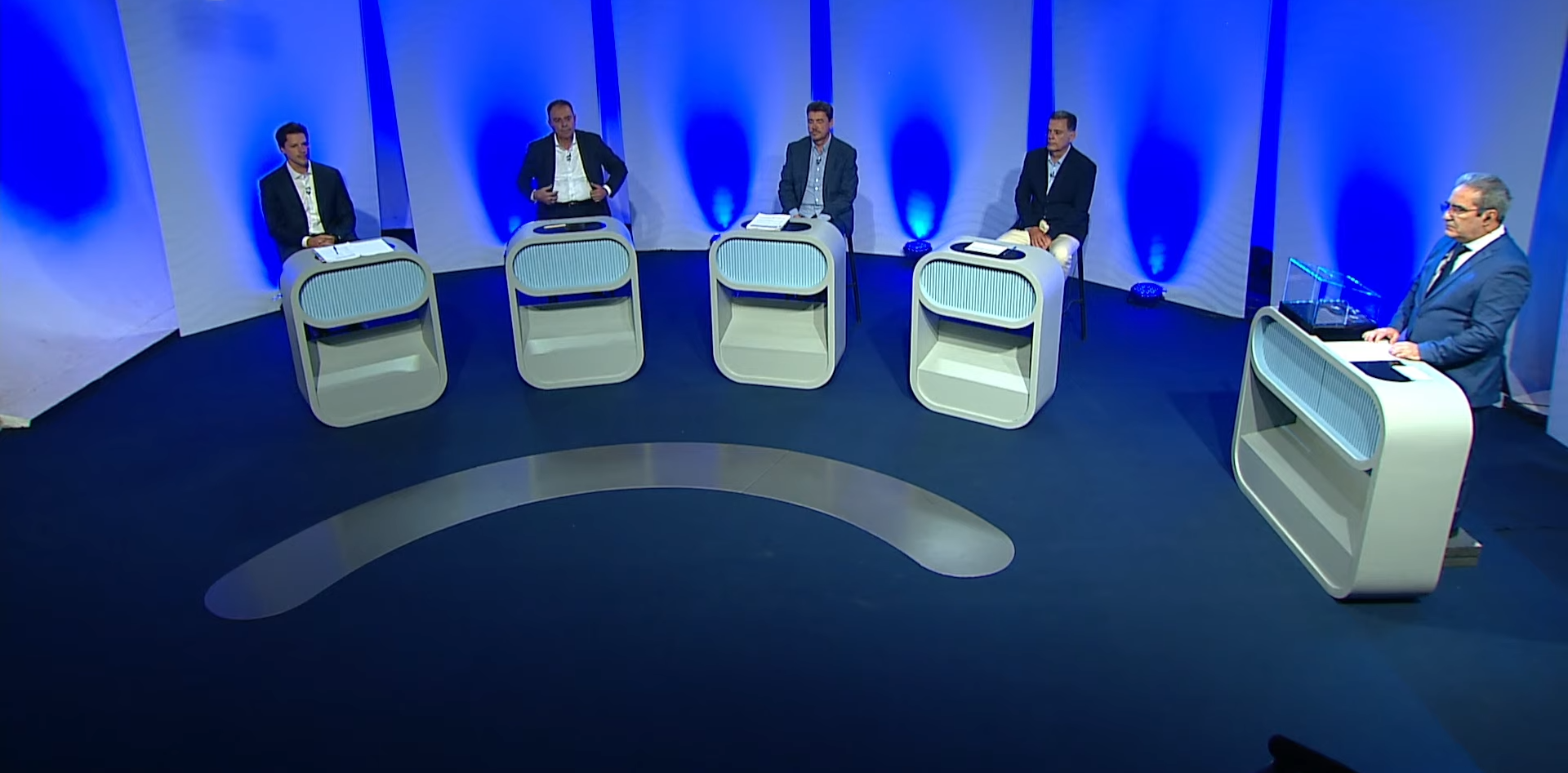Segurança pública e inteligência artificial dominam debate entre candidatos ao governo de Goiás