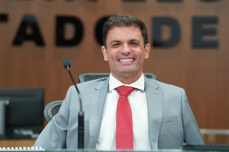 Issy Quinan assume presidência da Alego e ganha força na disputa pela Mesa Diretora