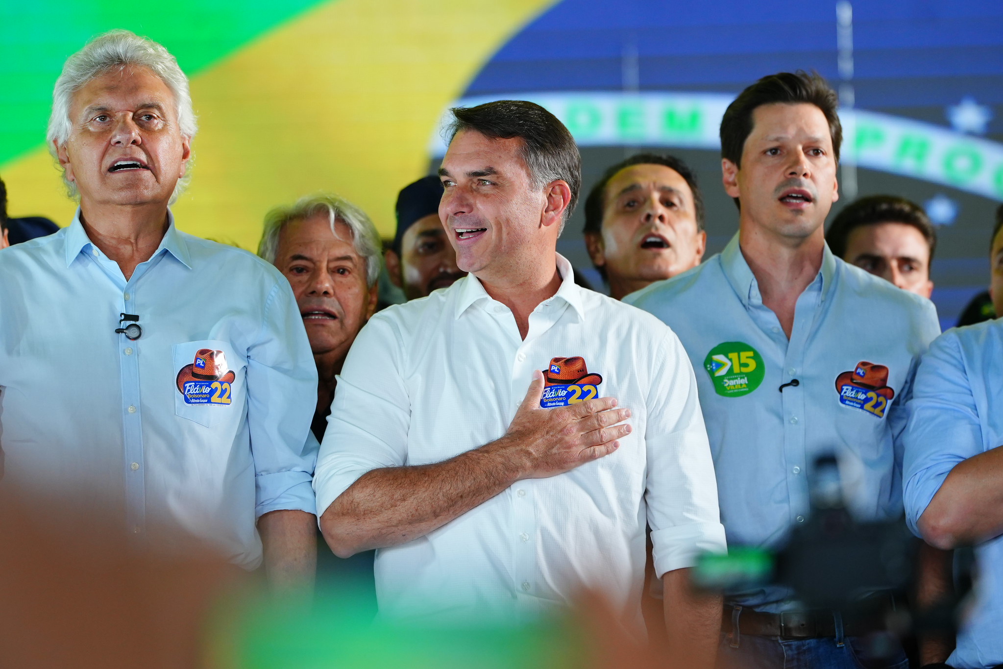 Flávio Bolsonaro diz que declaração sobre “mudar a Constituição” se referia à reforma do STF e ao fim da reeleição