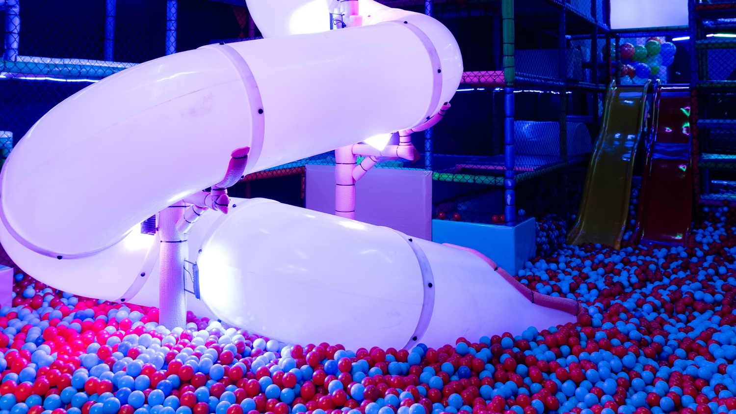 Passeio das Águas Shopping reúne trampolins, realidade virtual e atrações infantis no feriadão de outubro