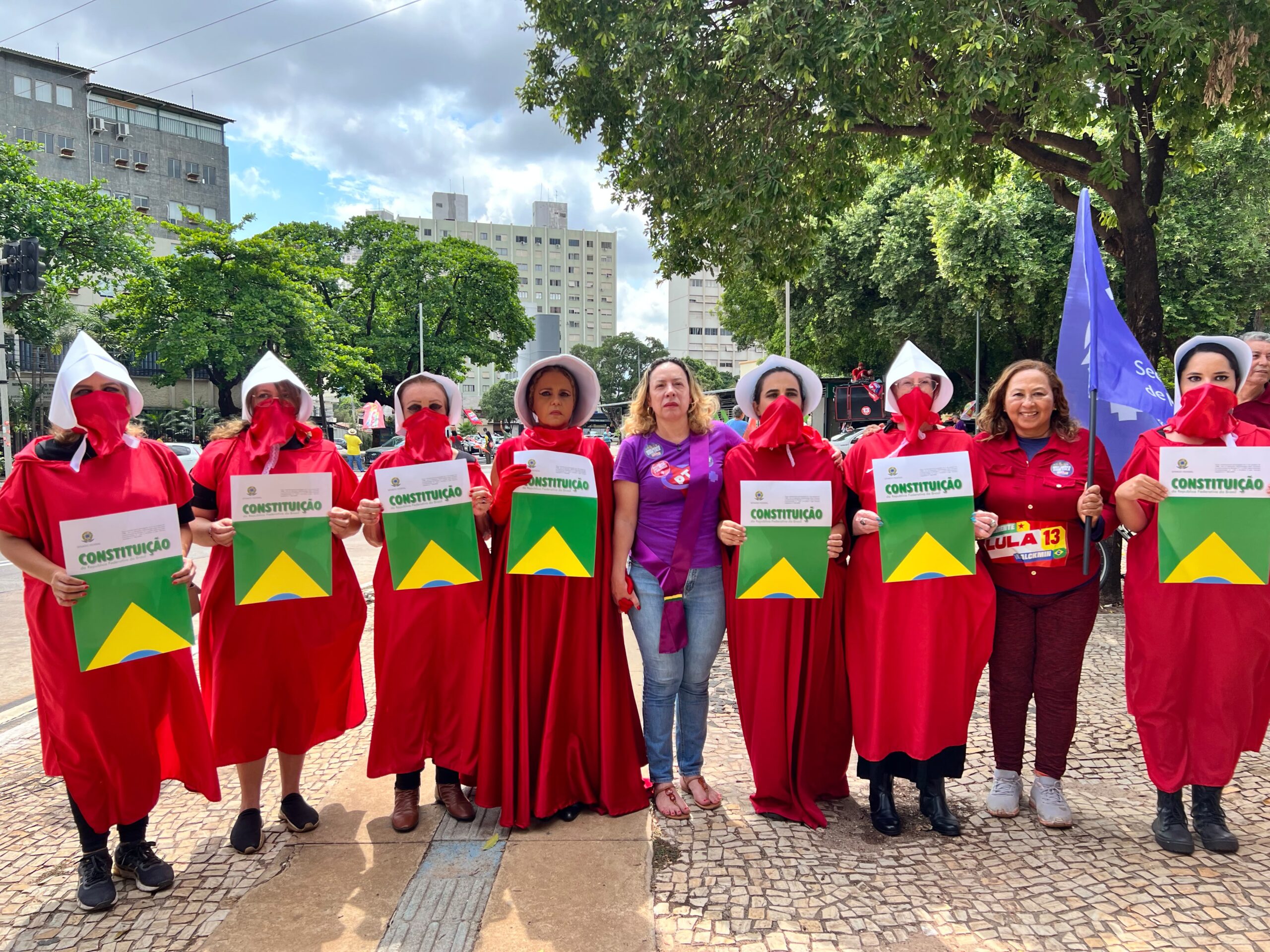 Com Adriana Accorsi e Bia de Lima, manifestação em Goiânia busca mobilizar eleitorado feminino por Lula