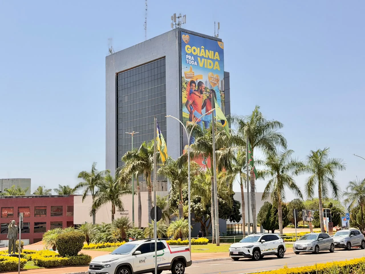 Prefeitura de Goiânia propõe reajuste escalonado para servidores administrativos da Educação