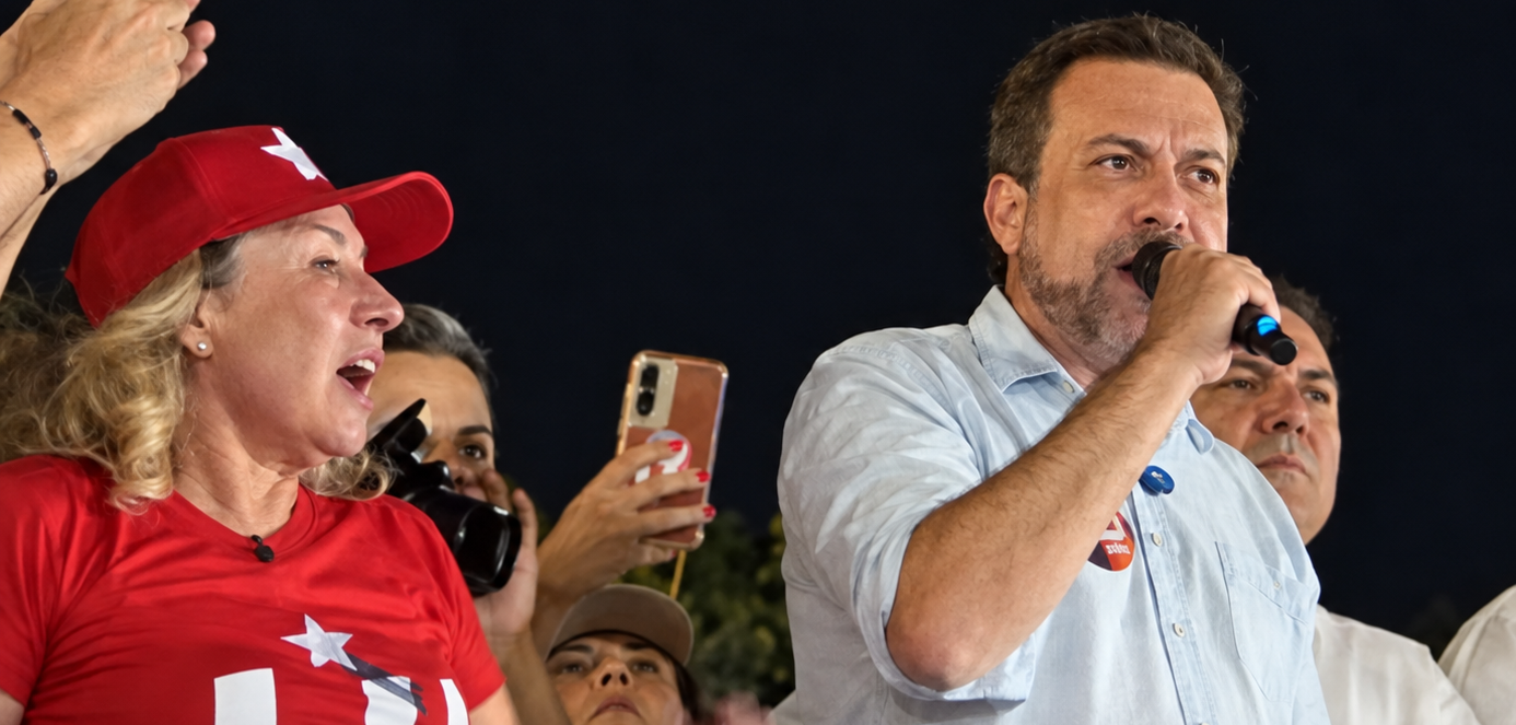 “A virada está acontecendo nas ruas”, diz Boulos em ato pró-Lula em Goiânia