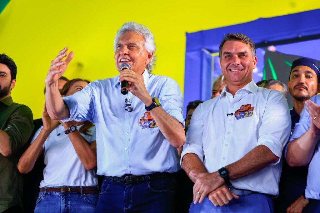 Caiado apoia Flávio Bolsonaro, mas transferência de votos no segundo turno é incerta