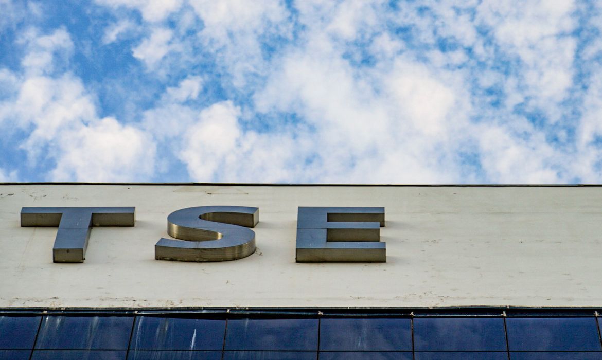 TSE dá 24 horas para Meta comprovar igualdade entre campanhas eleitorais