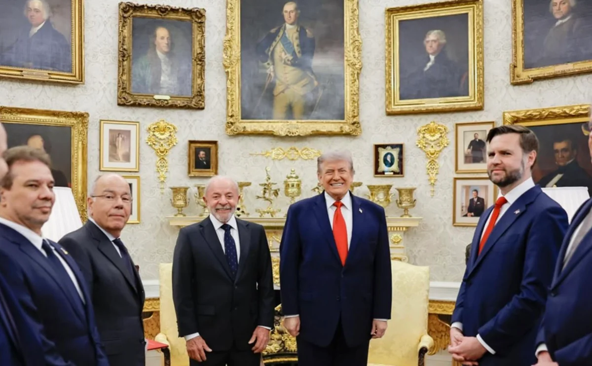 Trump critica eleição brasileira e diz que vai conversar com Lula