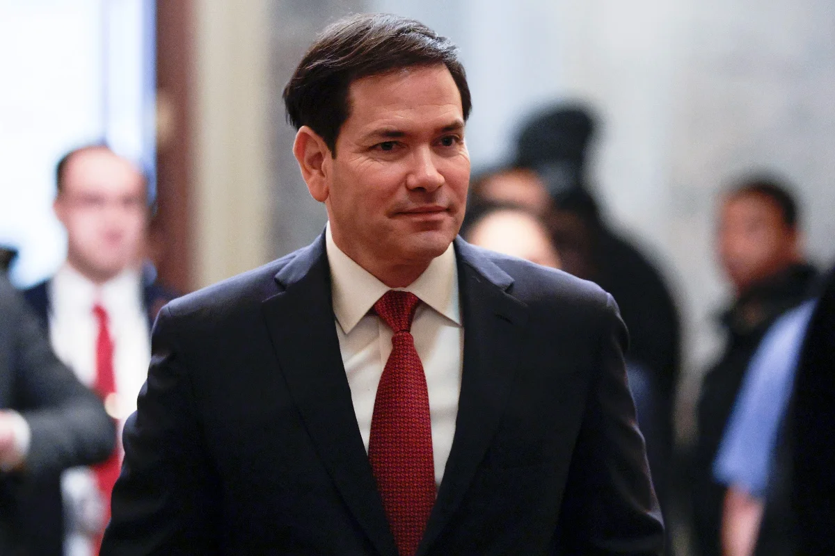 Marco Rubio nega ajuda dos EUA para saída de Flávio Bolsonaro do Brasil